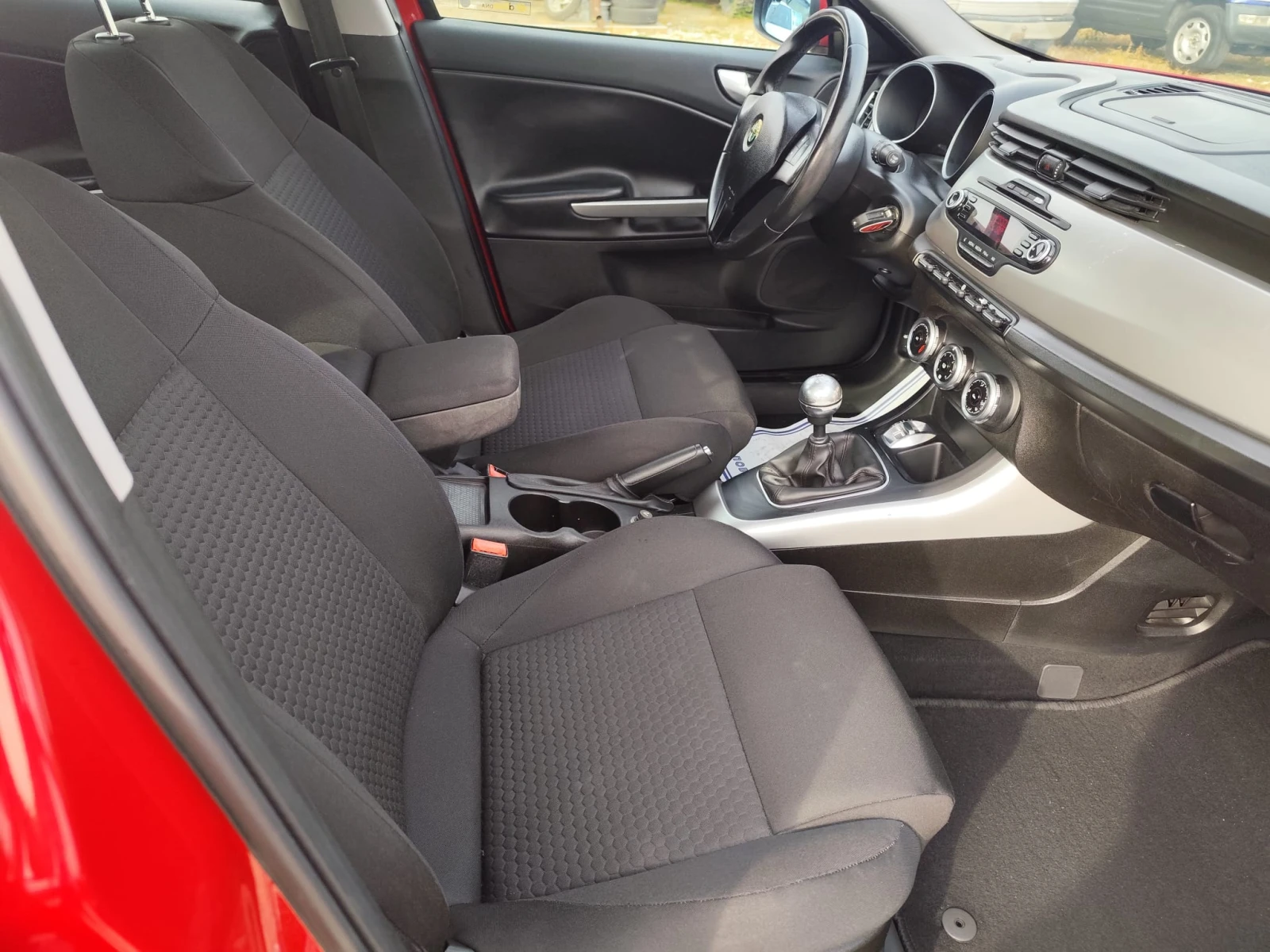Alfa Romeo Giulietta 1.6 дизел Италия | Mobile.bg — изображение 11