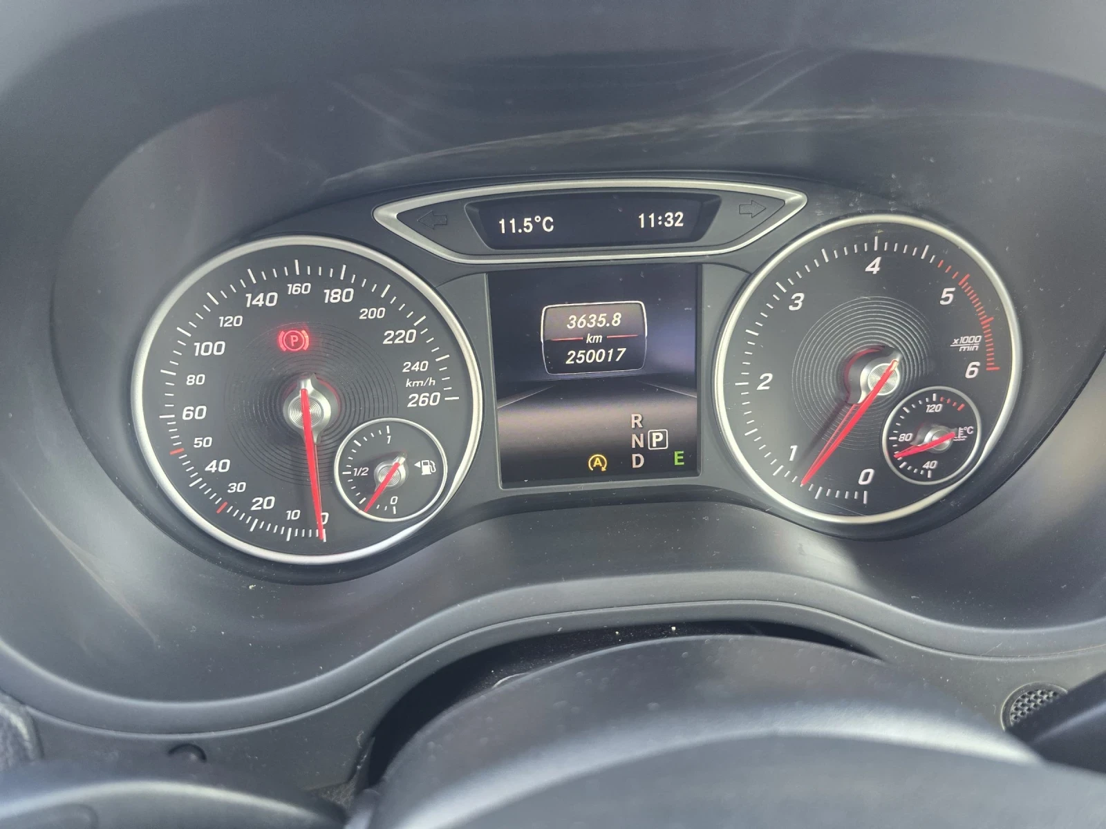 Mercedes-Benz B 200 CDI Evro 6B  | Mobile.bg — изображение 11