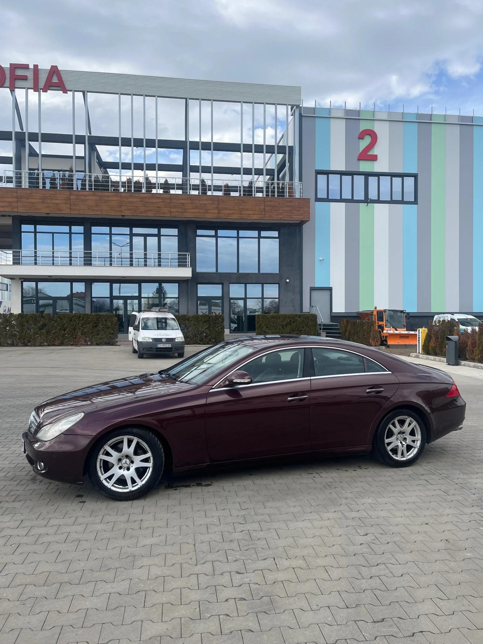 Mercedes-Benz CLS  - изображение 3