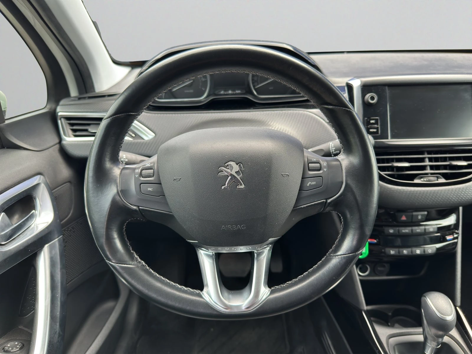 Peugeot 2008 1.2 PureTech Allure - изображение 9