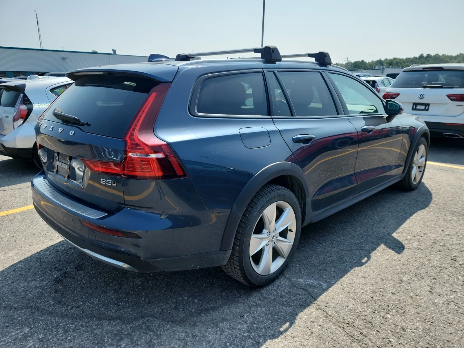 Volvo V60 Cross Country * CORE* * АвтоКредит*  - изображение 3