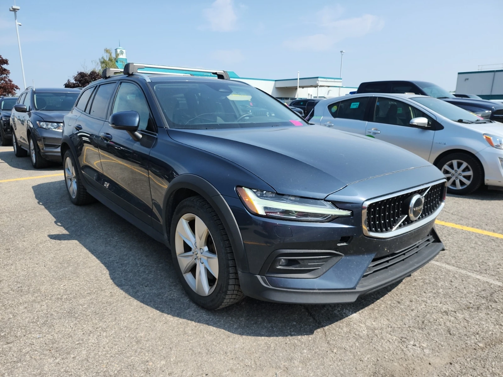 Volvo V60 Cross Country * CORE* * АвтоКредит*  - изображение 2