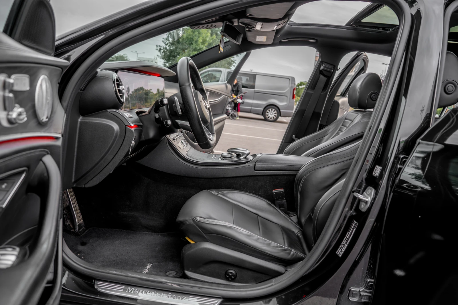 Mercedes-Benz E 220 AMG LINE/DIGITAL/PANO/BURMESTER/360/ - изображение 9