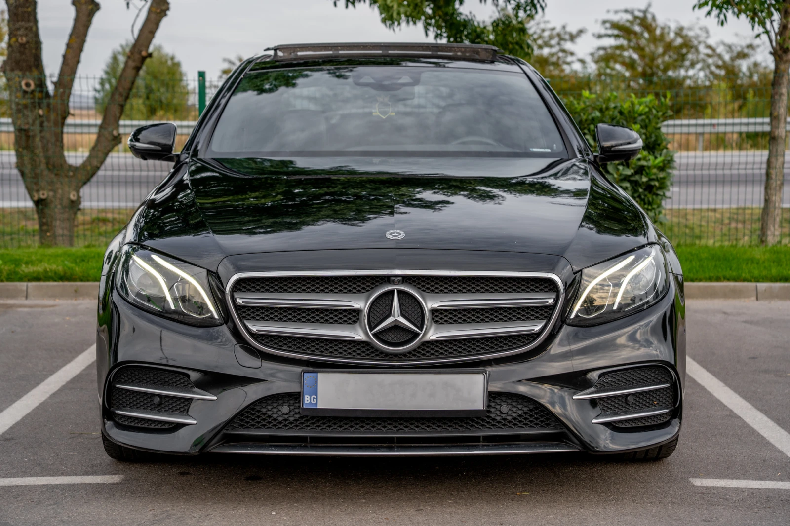 Mercedes-Benz E 220 AMG LINE/DIGITAL/PANO/BURMESTER/360/ - изображение 5