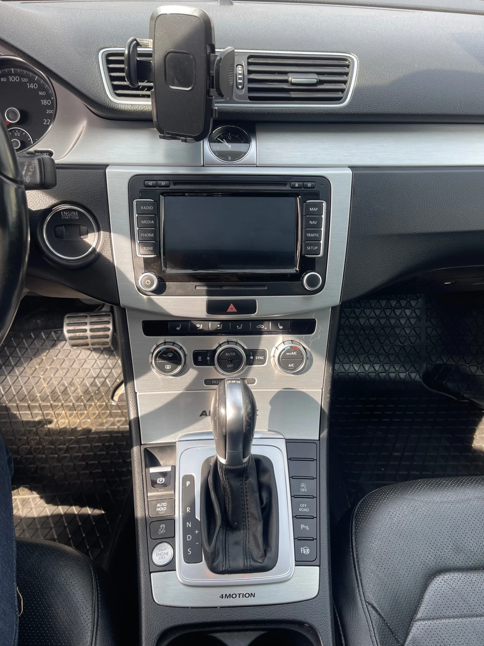 VW Passat 2.0 TDI DSG, снимка 14 - Автомобили и джипове - 53785608