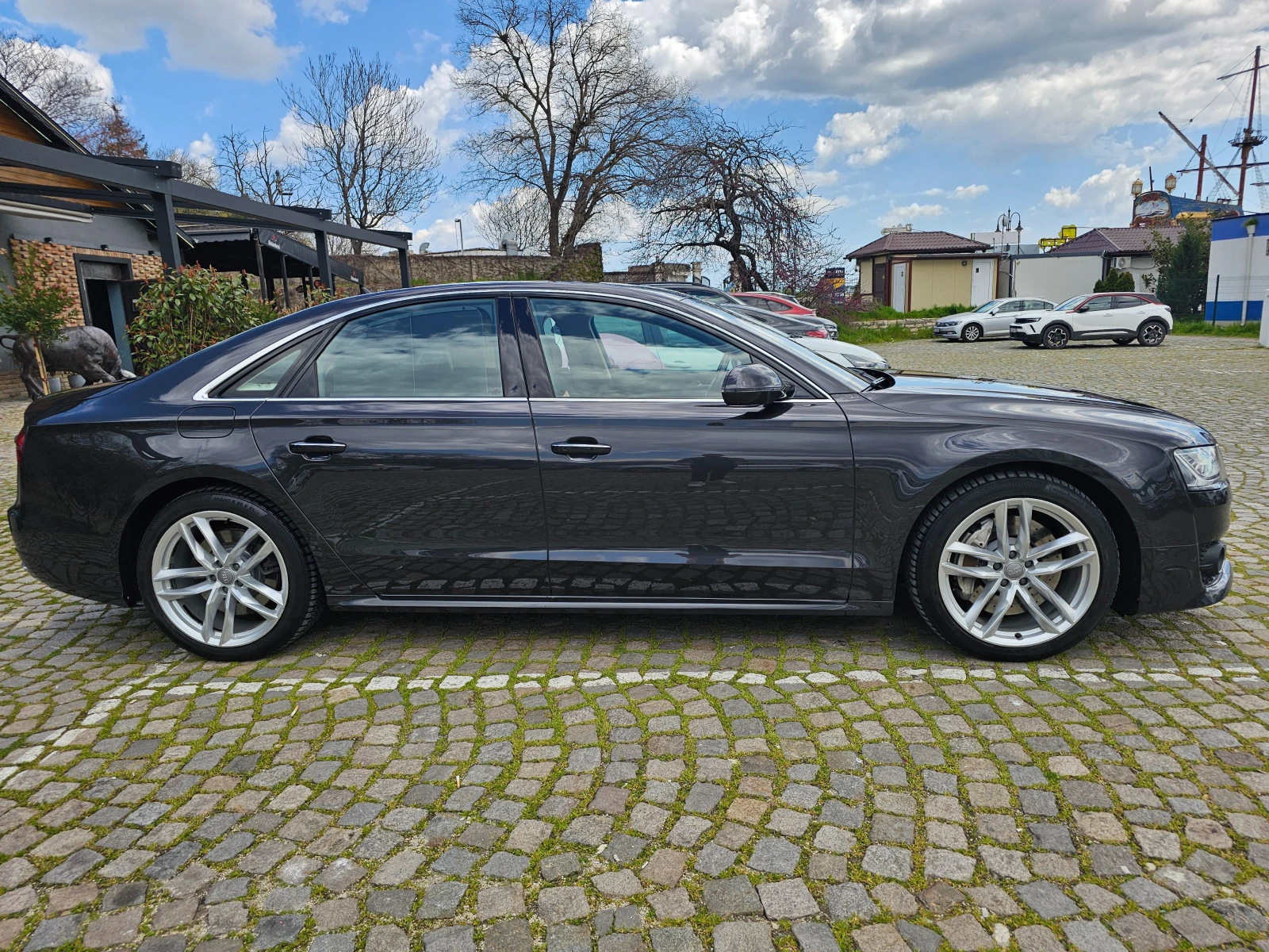 Audi A8, снимка 2 - Автомобили и джипове - 54243836