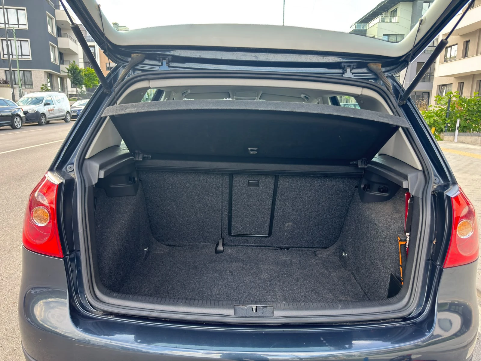 VW Golf 2.0 TDI, снимка 12 - Автомобили и джипове - 55225907