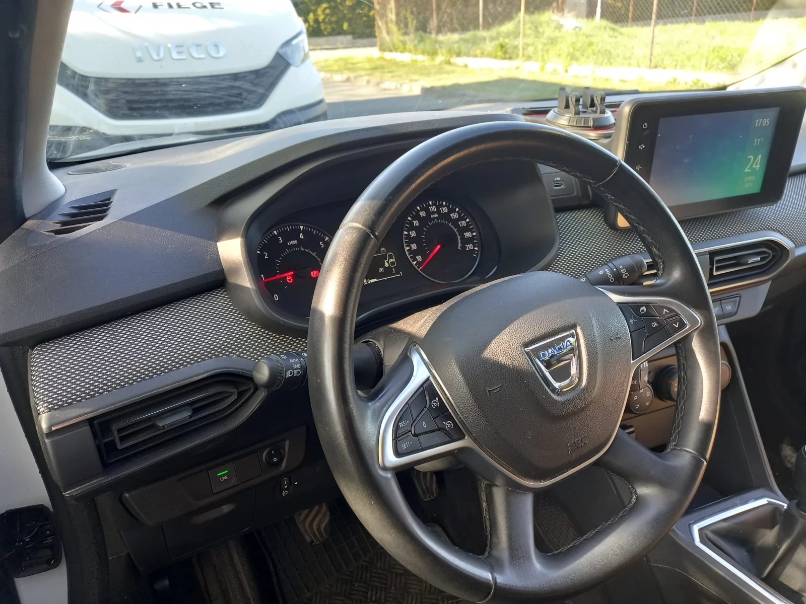 Dacia Jogger LPG, 7 местен, снимка 5 - Автомобили и джипове - 55289382