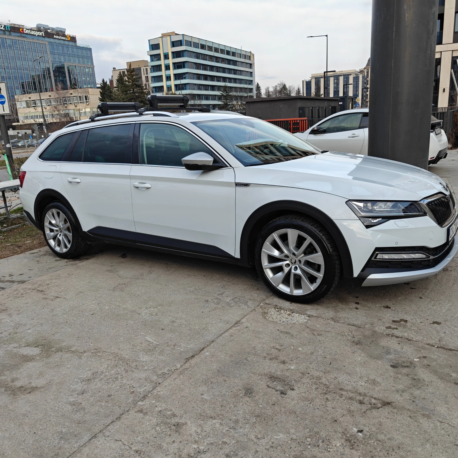 Skoda Superb SCOUT 2.0 TDI / 4x4 / 60xил. KM / Първи собственик