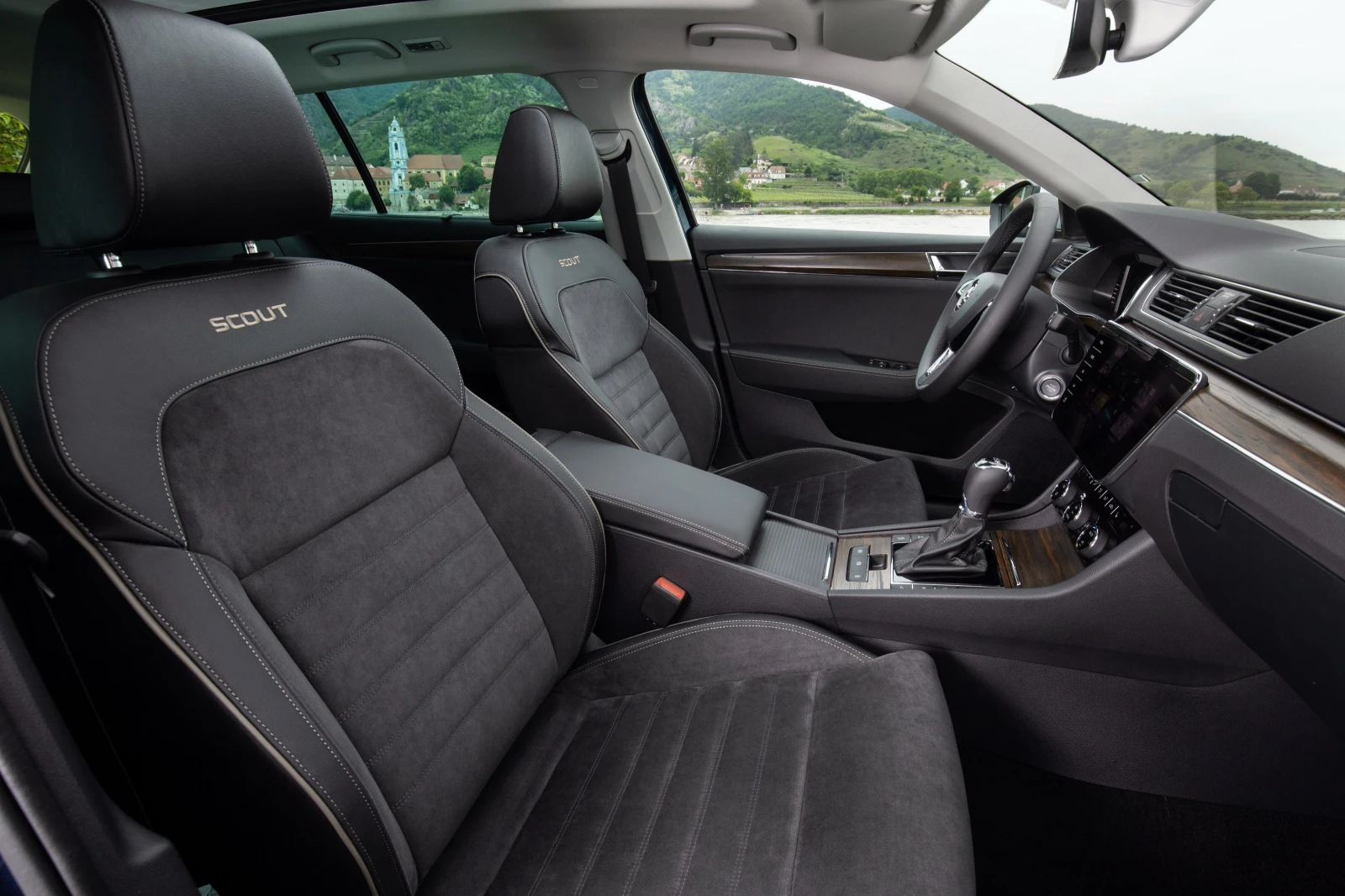 Skoda Superb SCOUT 2.0 TDI / 4x4 / 60xил. KM / Първи собственик, снимка 9 - Автомобили и джипове - 55338777