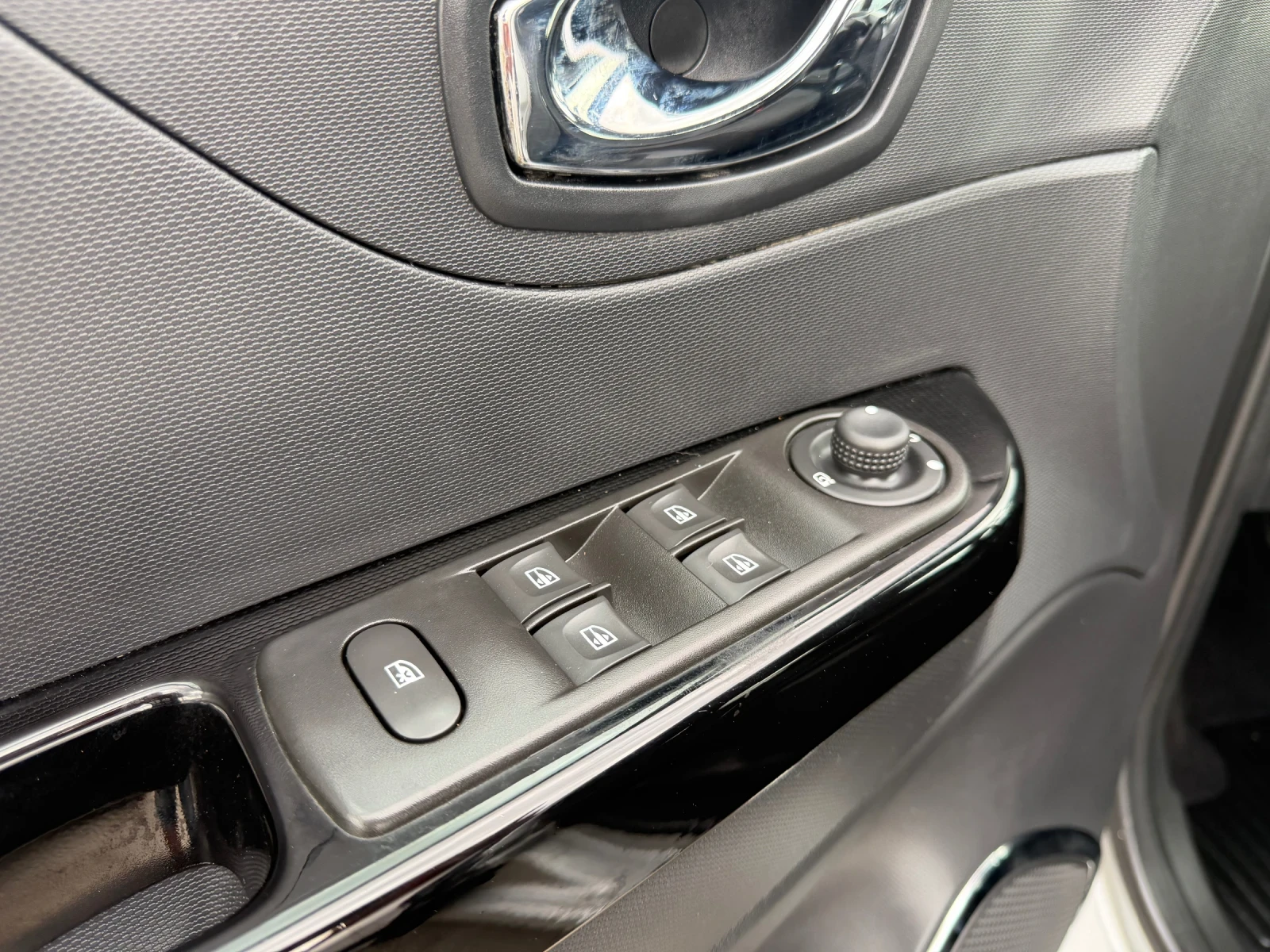 Renault Captur 120000км, нави, камера, key less, снимка 11 - Автомобили и джипове - 55418248