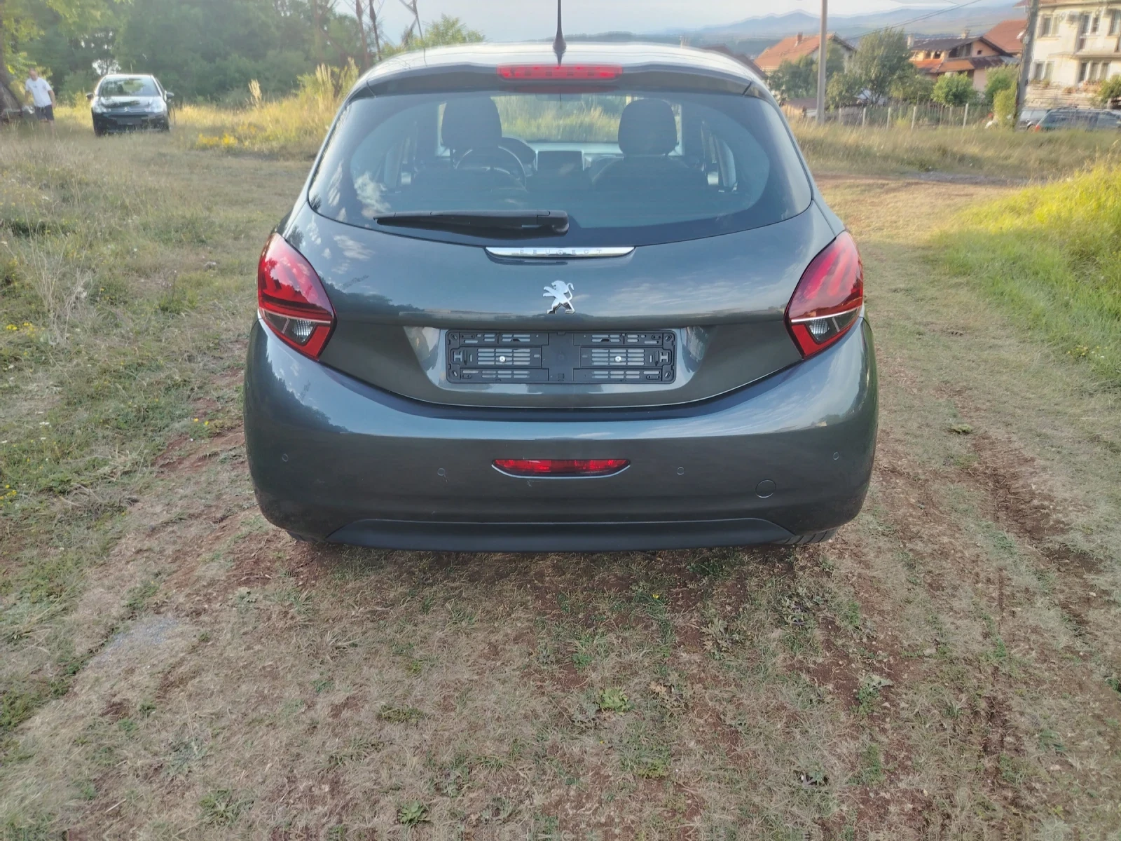 Peugeot 208, снимка 2 - Автомобили и джипове - 55428201