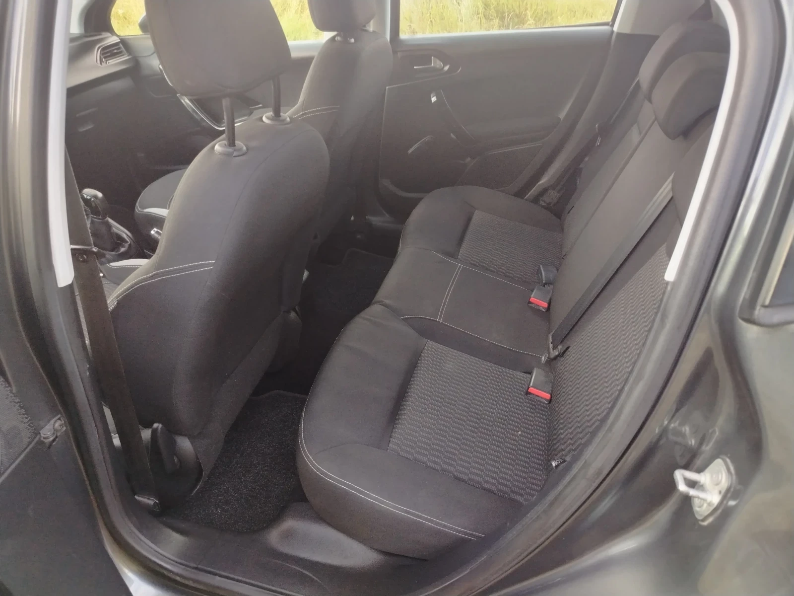 Peugeot 208, снимка 8 - Автомобили и джипове - 55428201