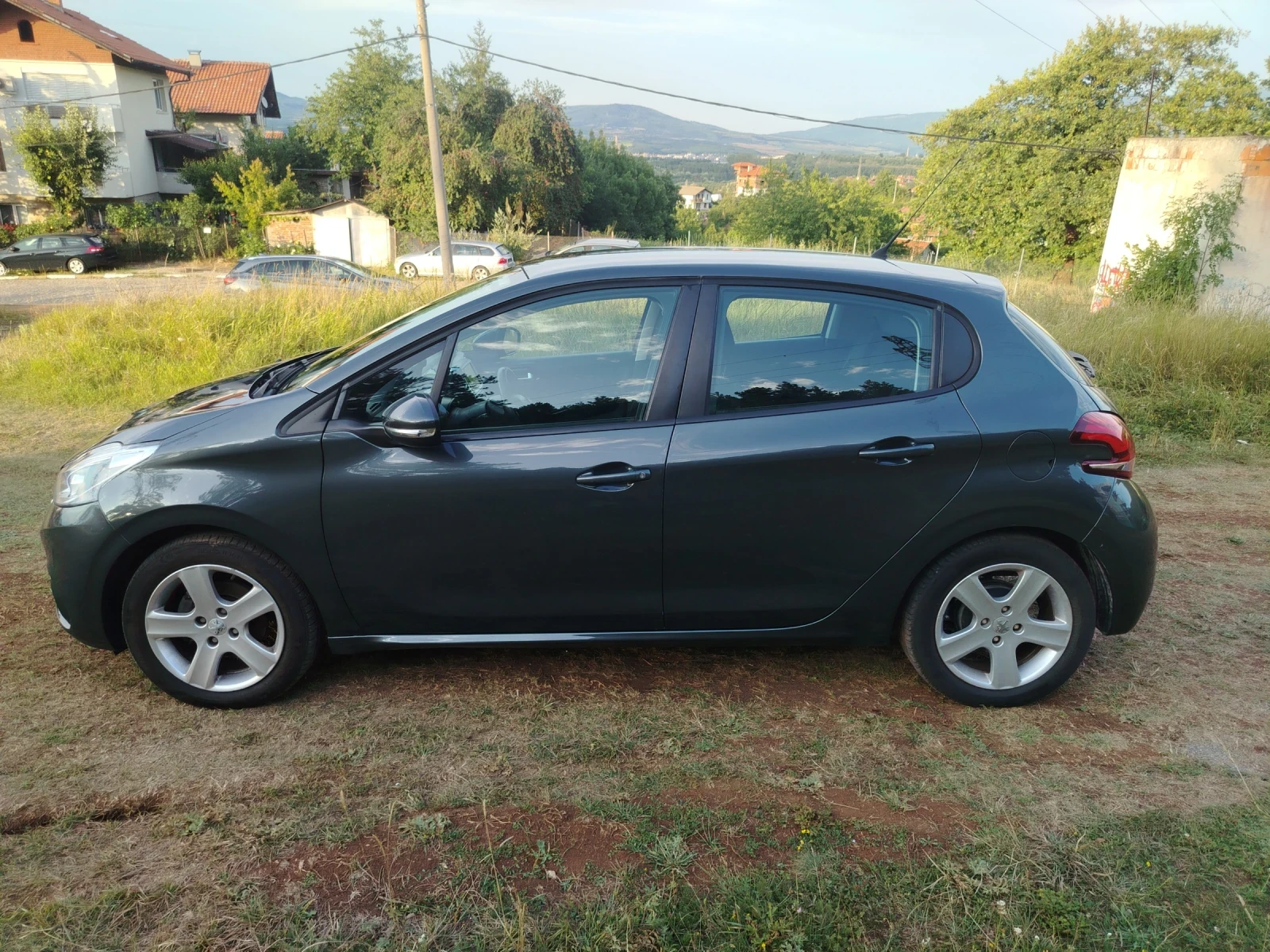 Peugeot 208, снимка 4 - Автомобили и джипове - 55428201