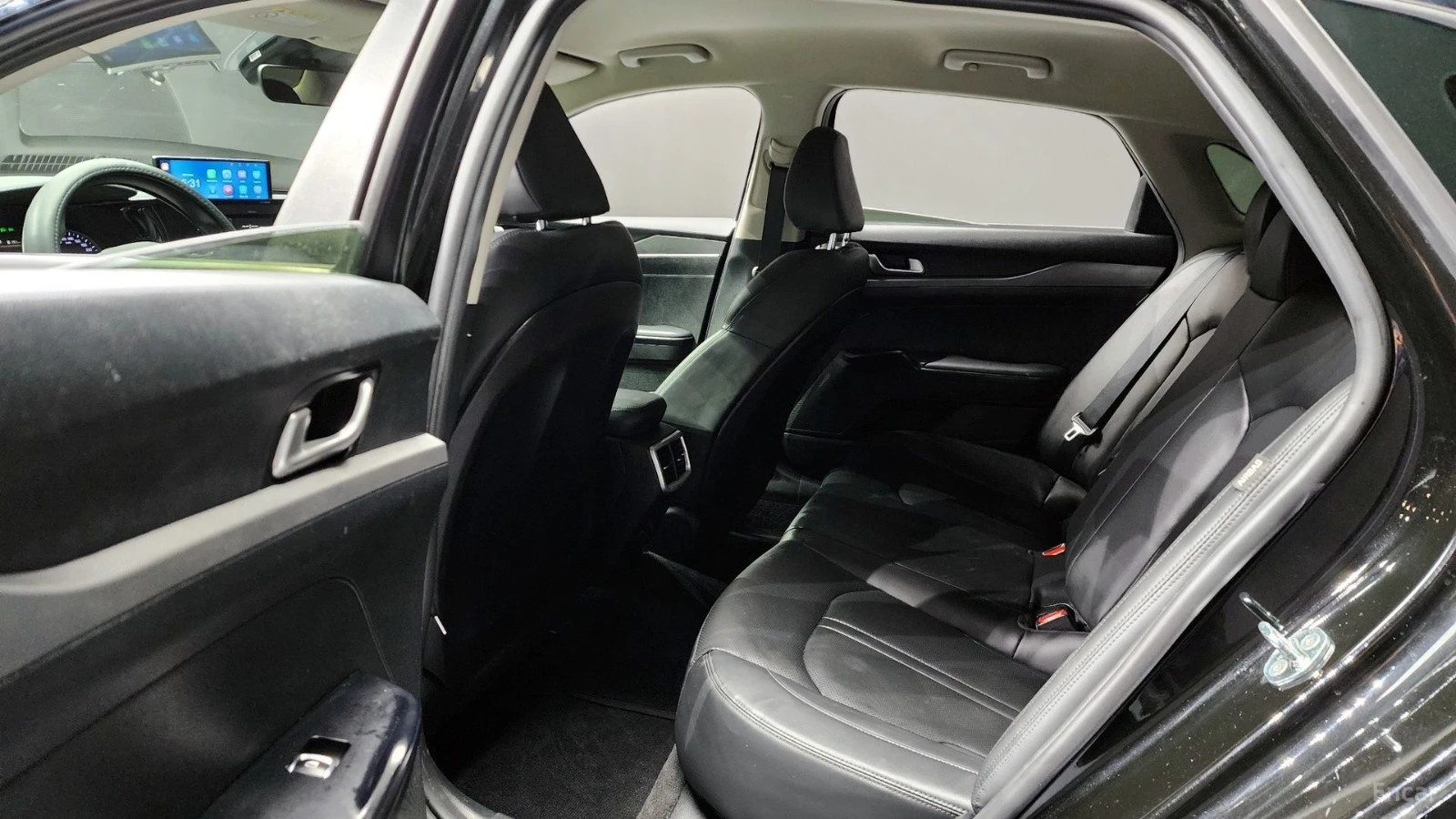 Kia K5 2.0 MODERN* APPLE CARPLAY/ ANDROID AUTO* ПОДГРЕВ, снимка 12 - Автомобили и джипове - 55435897