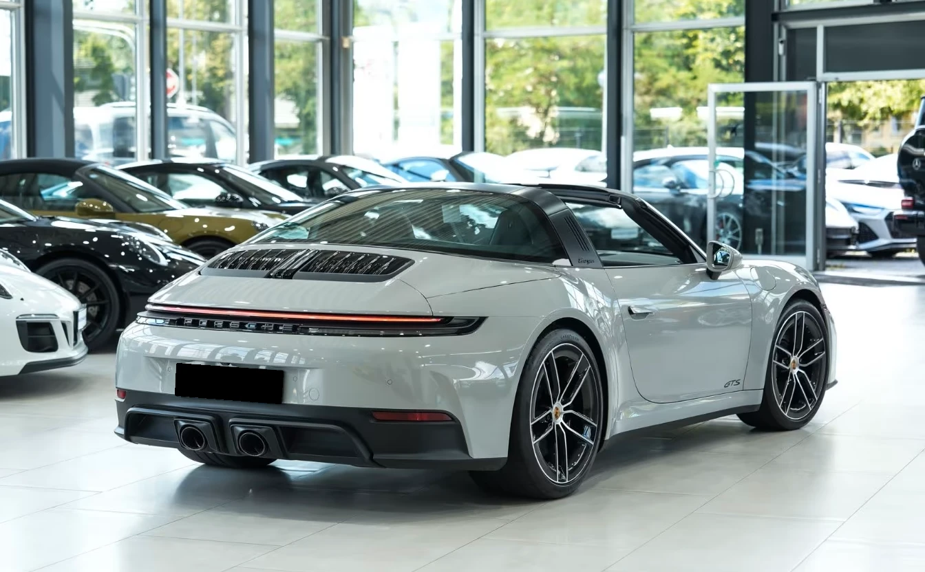 Porsche 911 TARGA 4 GTS* MATRIX* LIFT* SPORT-CHRONO* BOSE* DIS, снимка 2 - Автомобили и джипове - 55661509