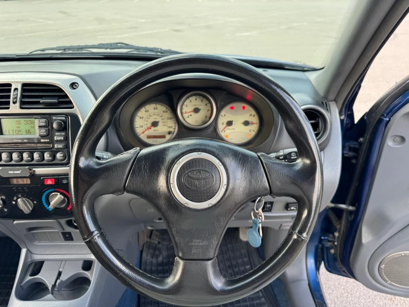 Toyota Rav4 2.0 VVTI, снимка 12 - Автомобили и джипове - 51968247