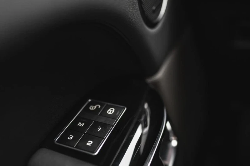 Land Rover Range Rover Sport, снимка 10 - Автомобили и джипове - 52315095