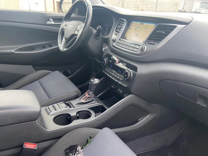 Hyundai Tucson, снимка 7 - Автомобили и джипове - 52776313