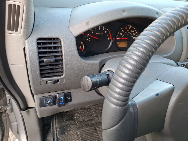 Nissan Frontier, снимка 8 - Автомобили и джипове - 52851644
