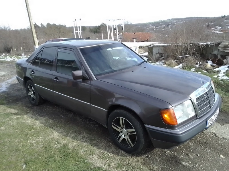 Mercedes-Benz 250 D, снимка 2 - Автомобили и джипове - 53000763