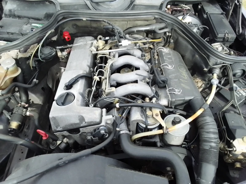 Mercedes-Benz 250 D, снимка 11 - Автомобили и джипове - 53000763