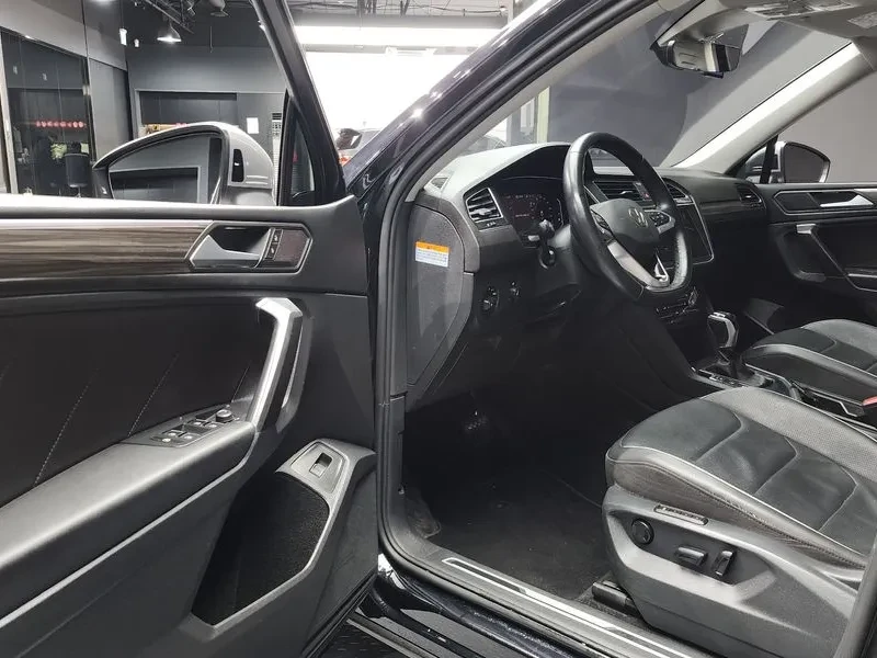 VW Tiguan 2L / Blind spot / 360 view / HUD, снимка 10 - Автомобили и джипове - 55126200