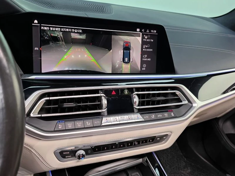 BMW X7 xDrive 30d M Sport First Edition| 265к.с., снимка 15 - Автомобили и джипове - 56160626