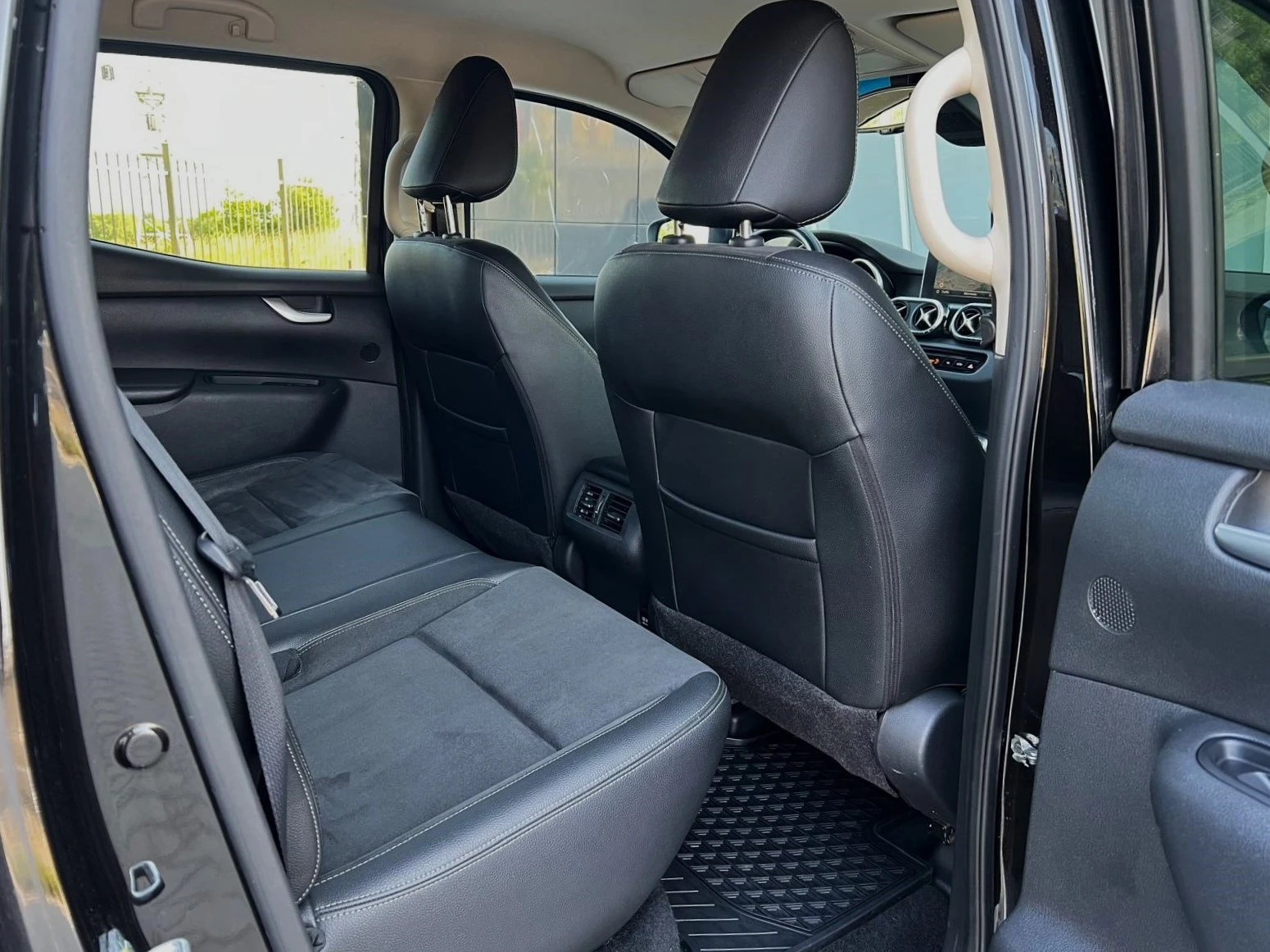 Mercedes-Benz X-Klasse 250 4х4 Серв.книжка Автоматик Камери360 Кожа Подгр - изображение 10