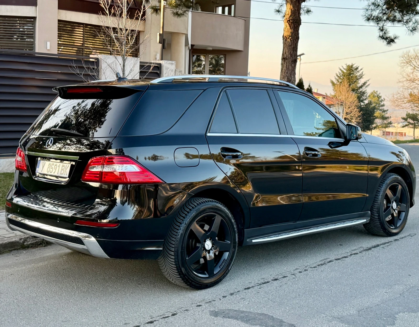Mercedes-Benz ML 350 AMG LINE/ Въздух/Масаж/Подгрев/Ел теглич/, снимка 5 - Автомобили и джипове - 53667809