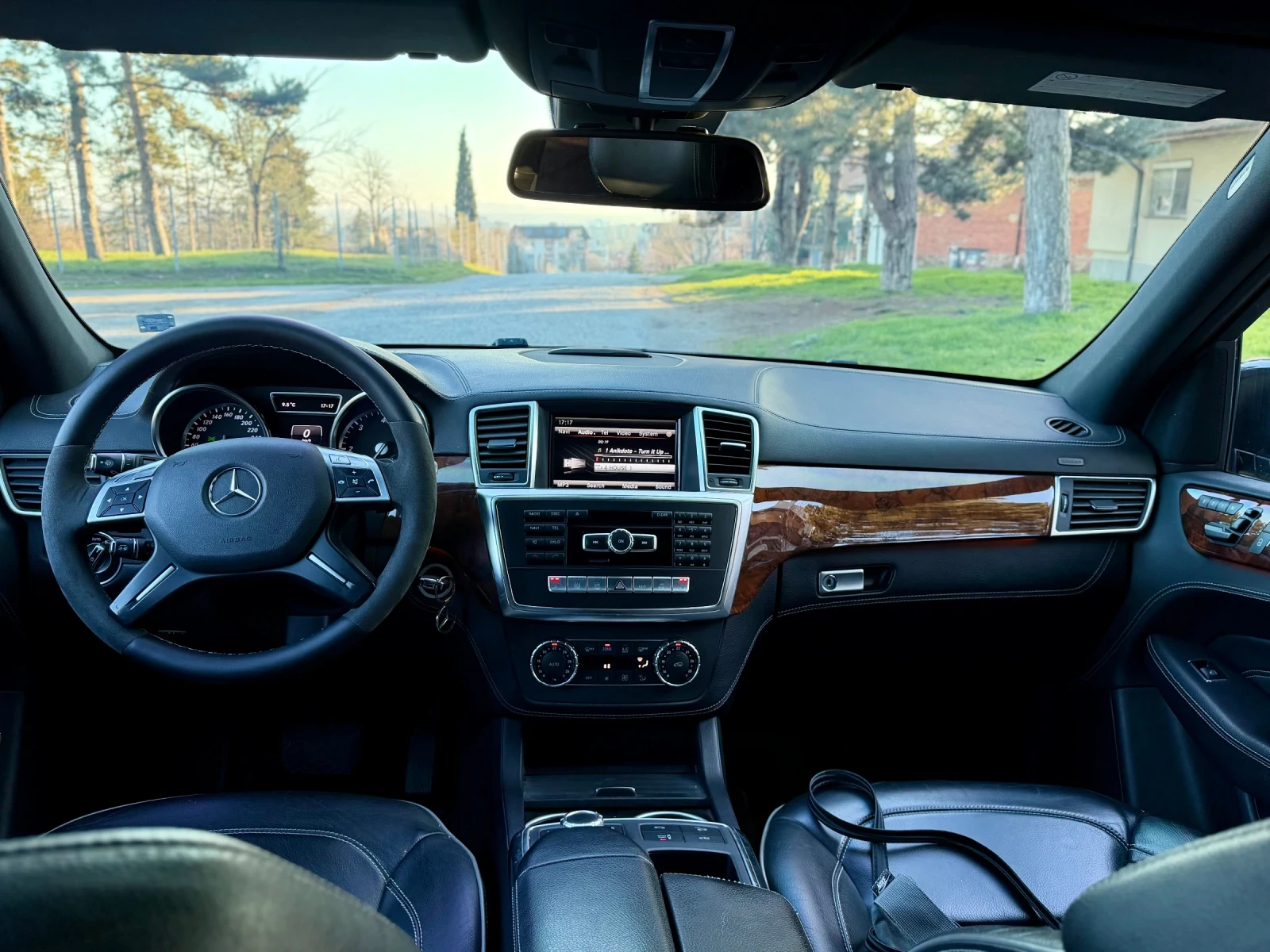 Mercedes-Benz ML 350 AMG LINE/ Въздух/Масаж/Подгрев/Ел теглич/, снимка 11 - Автомобили и джипове - 53667809