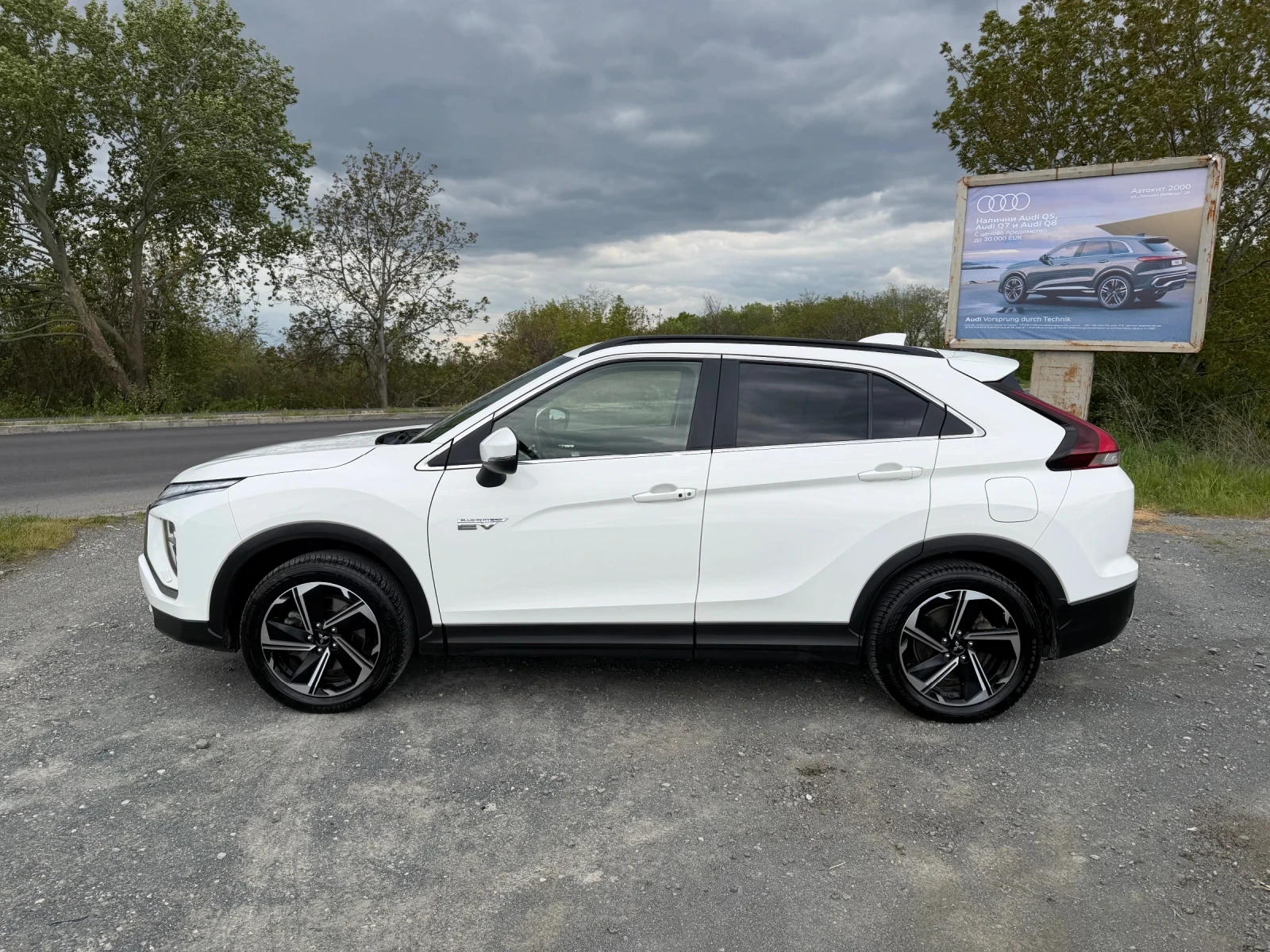 Mitsubishi Eclipse Cross 2.4 PLUG IN HYBRID / 4Х4 / ЕВРО6 / YOUTUBE / WAZE, снимка 7 - Автомобили и джипове - 54383234