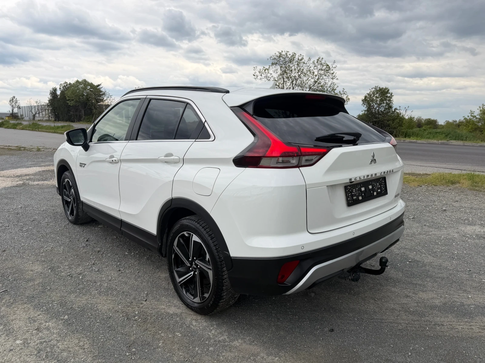 Mitsubishi Eclipse Cross 2.4 PLUG IN HYBRID / 4Х4 / ЕВРО6 / YOUTUBE / WAZE, снимка 6 - Автомобили и джипове - 54383234