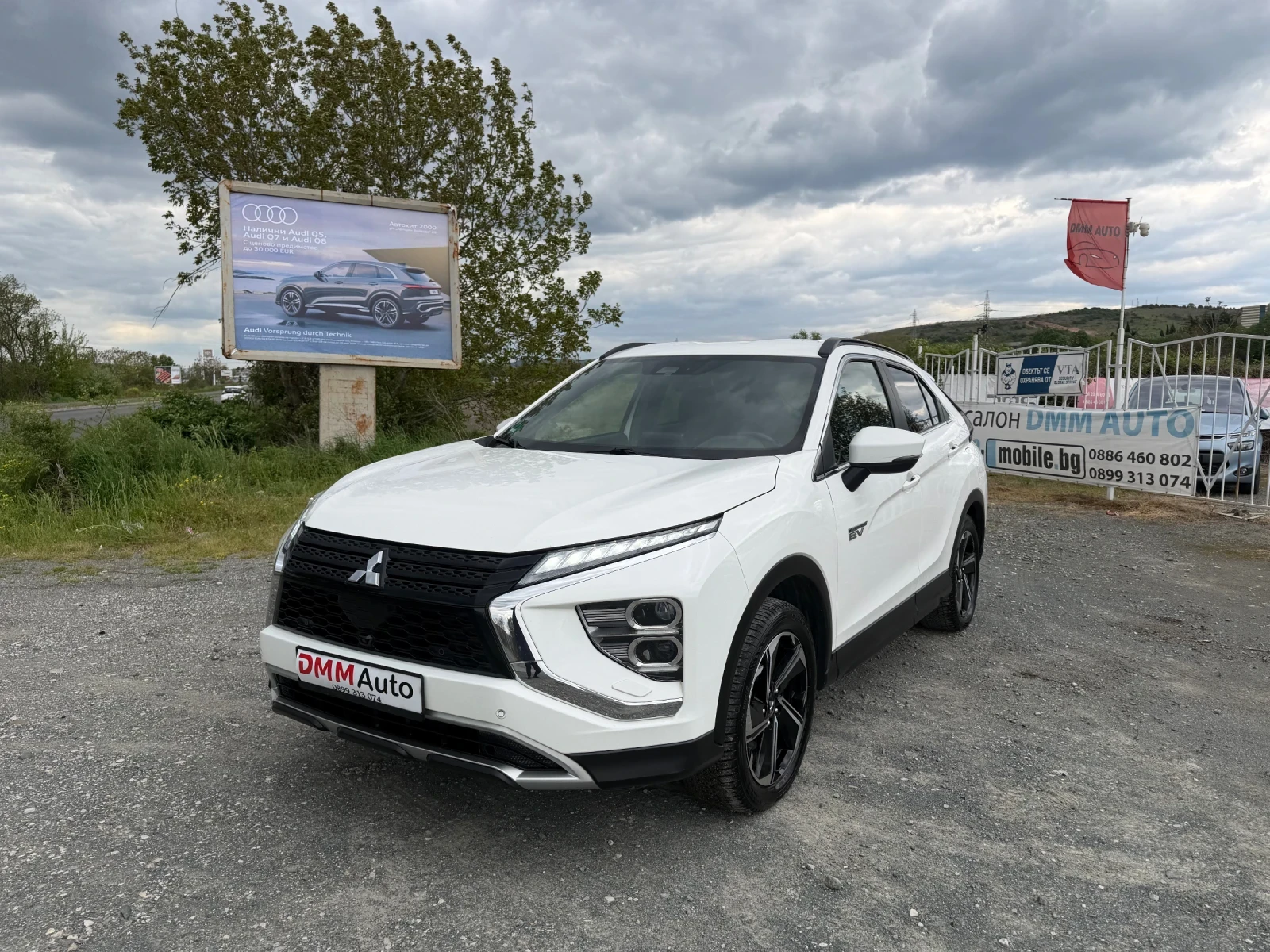 Mitsubishi Eclipse Cross 2.4 PLUG IN HYBRID / 4Х4 / ЕВРО6 / YOUTUBE / WAZE