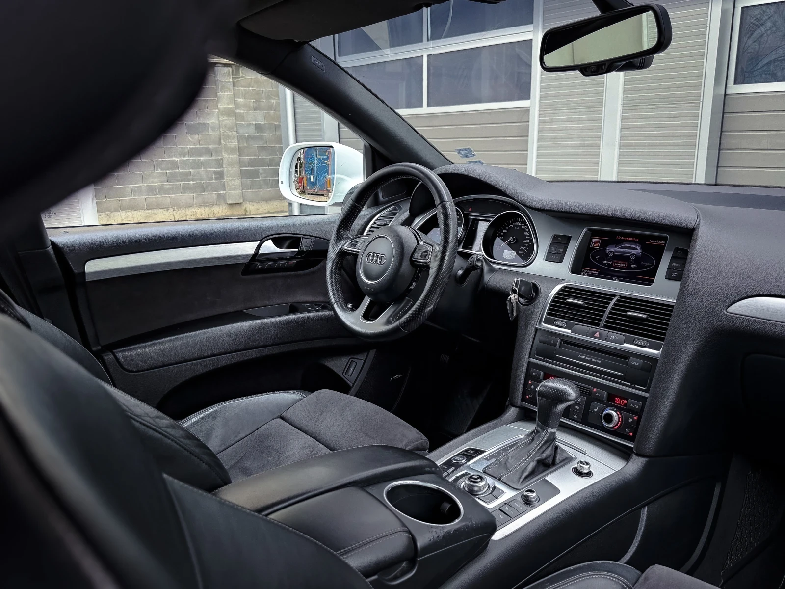 Audi Q7 FACELIFT* 3.0TDI* S-LINE* FULL* ЛИЗИНГ, снимка 10 - Автомобили и джипове - 54454779