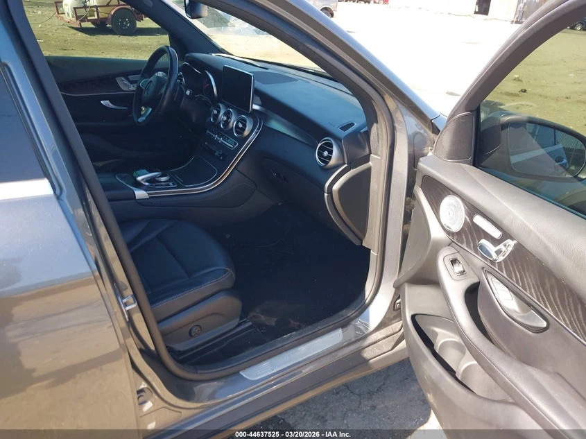 Mercedes-Benz GLC 300 2.0l 4Matic, снимка 5 - Автомобили и джипове - 54528609