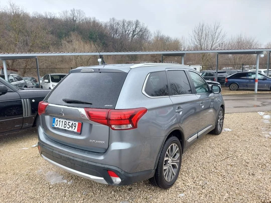 Mitsubishi Outlander, снимка 4 - Автомобили и джипове - 55767277