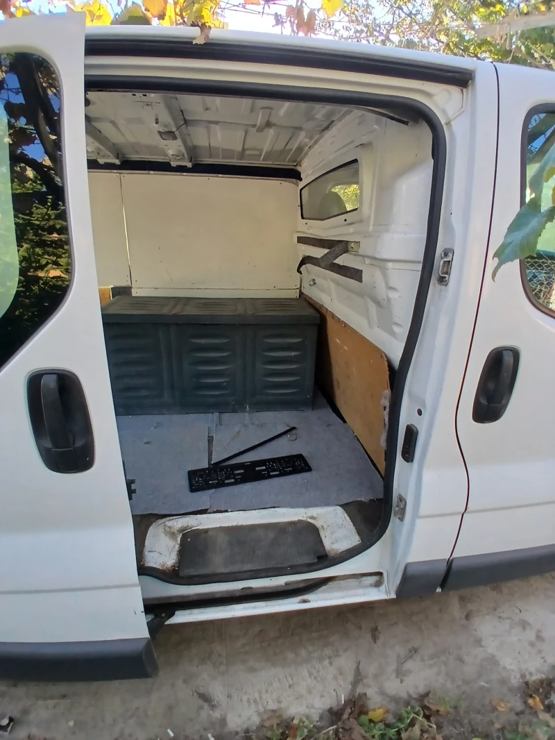 Opel Vivaro, снимка 8 - Бусове и автобуси - 47384631