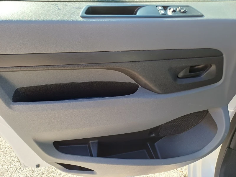 Opel Vivaro 2.0/145 , снимка 7 - Бусове и автобуси - 52774876