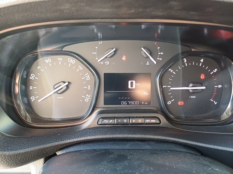 Opel Vivaro 2.0/145 , снимка 10 - Бусове и автобуси - 52774876