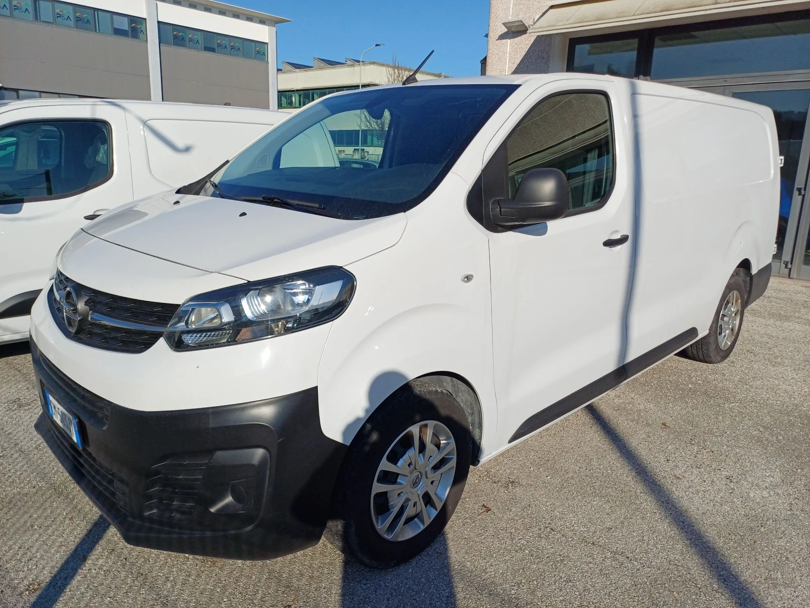 Opel Vivaro 2.0/145  - изображение 3