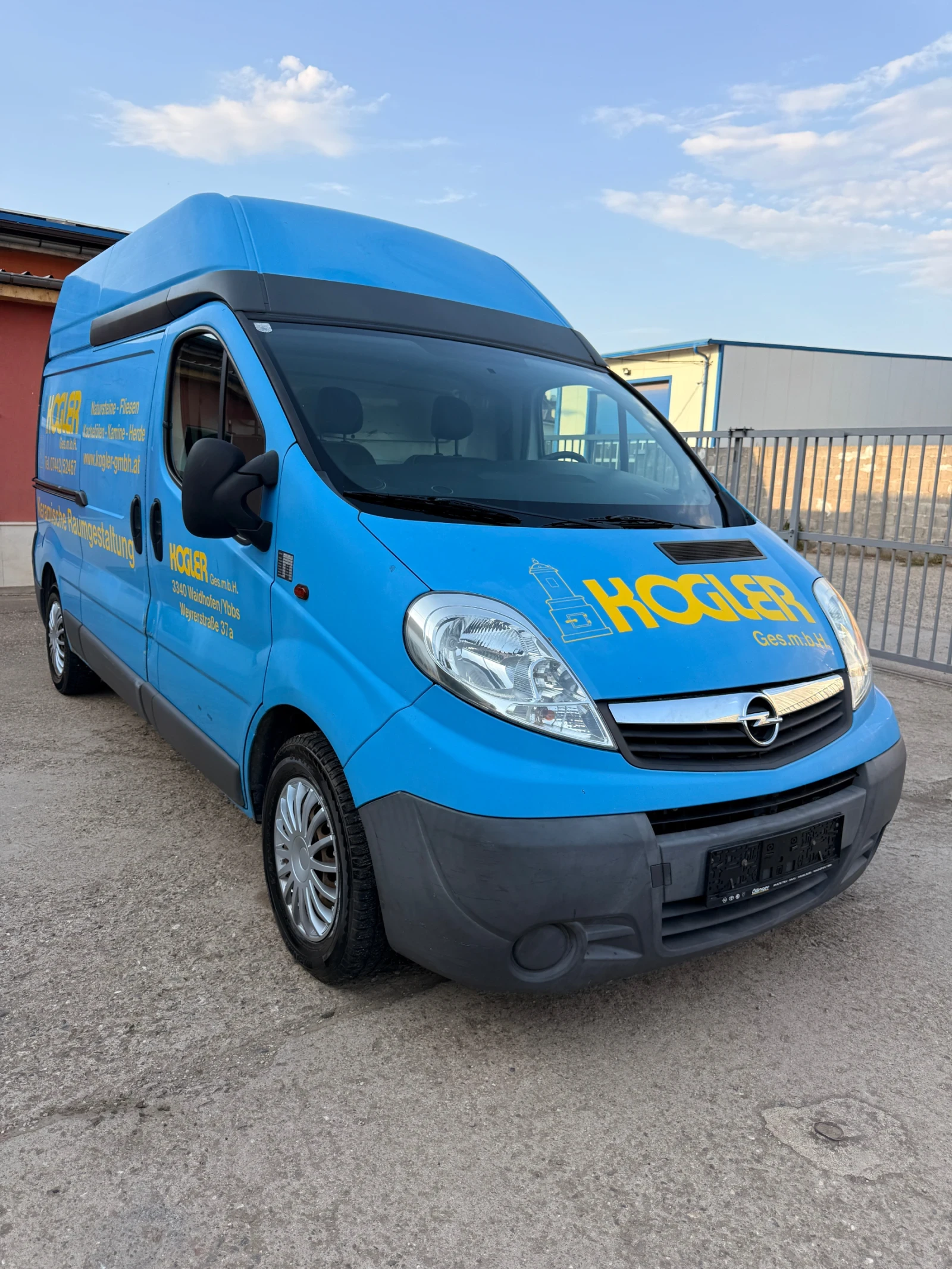 Opel Vivaro 2.0CDTI 115 к.с/ товарен/ дълга база, снимка 3 - Бусове и автобуси - 55897361