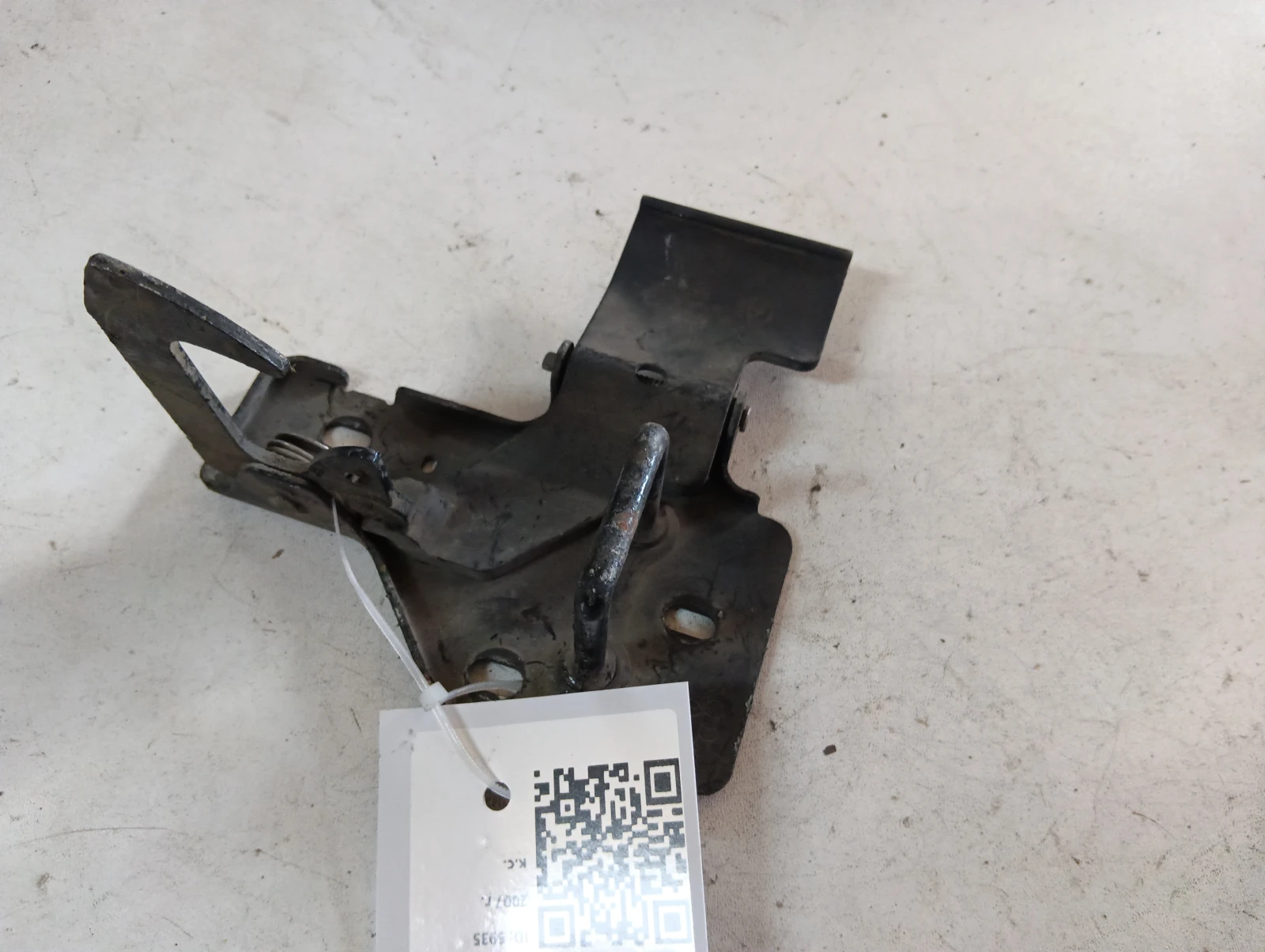дръжка преден капак 4L0823480 Audi Q7