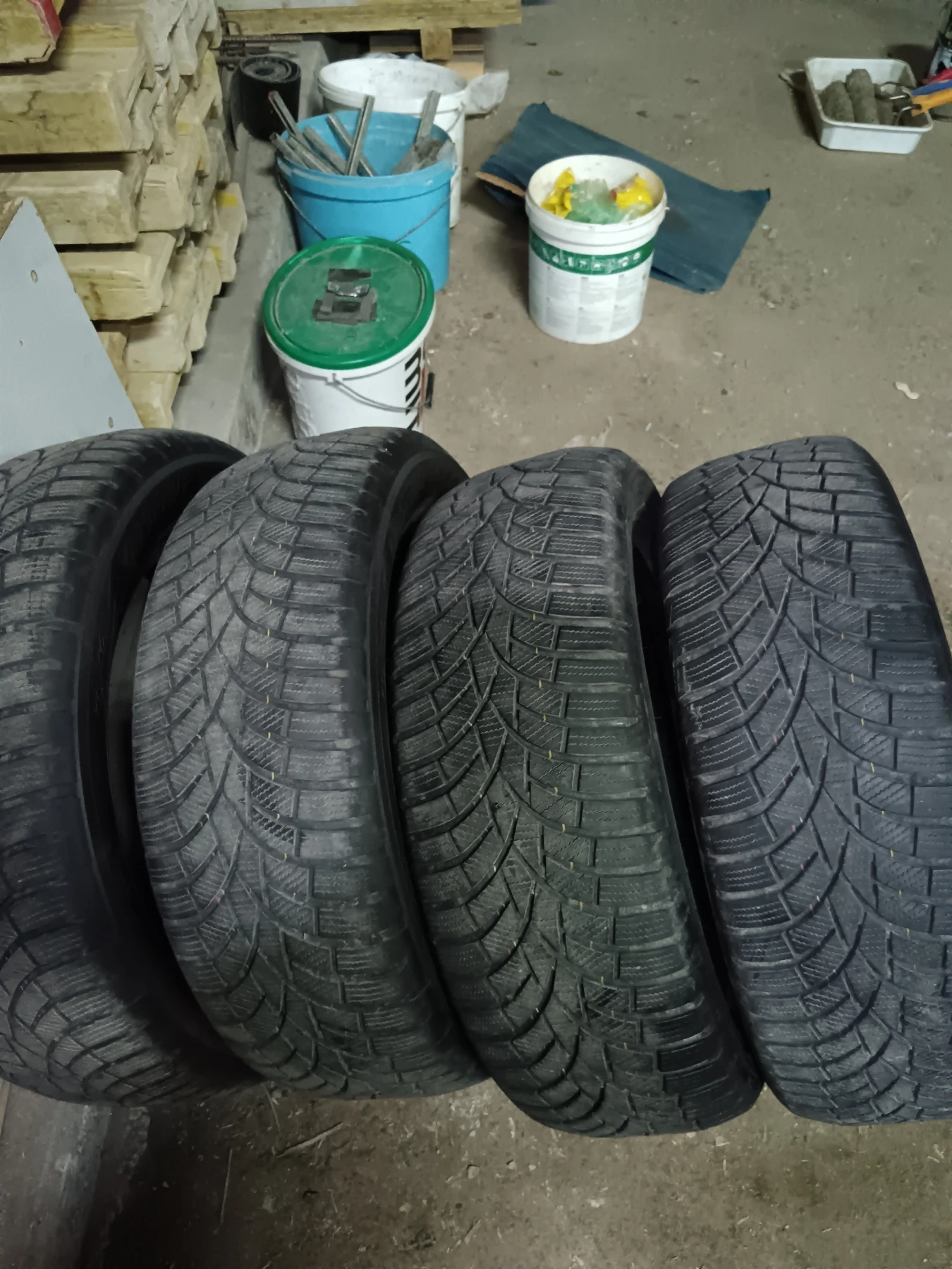 Гуми Зимни 225/60R18