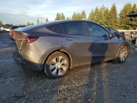 Tesla Model Y LONG RANGE* AWD* ПАНОРАМА* КОЖА* ПОДГРЕВИ* , снимка 3