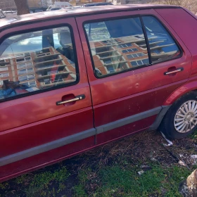 VW Golf - 900 € / 1760.25 лв. - 30589805 3