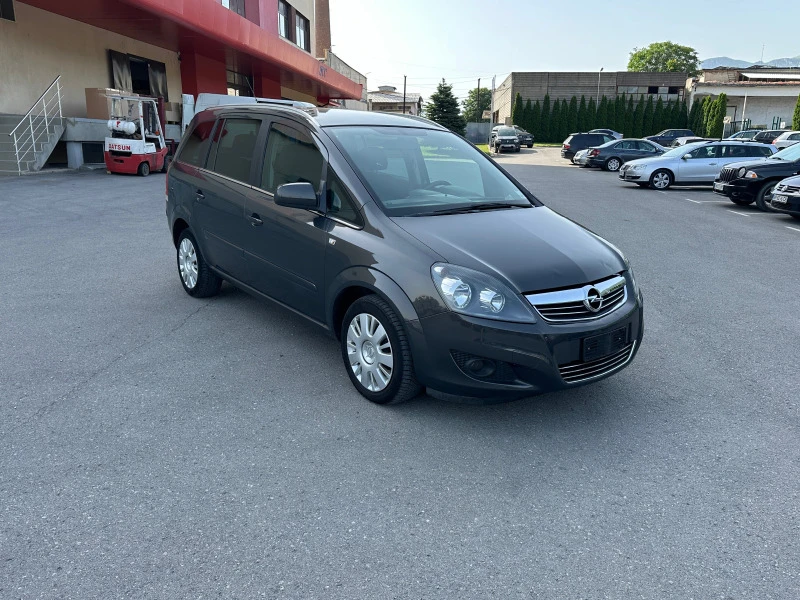 Opel Zafira 1.6i МЕТАН - УНИКАТ - РЕАЛНИ КИЛОМЕТРИ, снимка 3 - Автомобили и джипове - 46306020