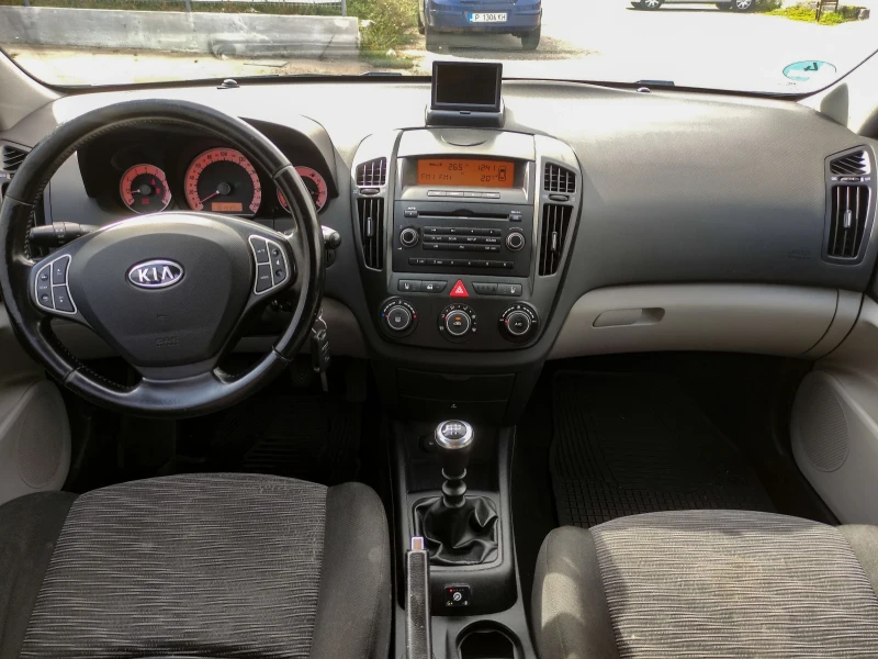 Kia Ceed 1.6 CVVT + ГАЗ LOVATO, снимка 9 - Автомобили и джипове - 47885606