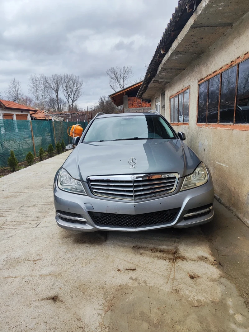 Mercedes-Benz C 220, снимка 2 - Автомобили и джипове - 48069329