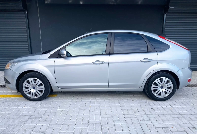 Ford Focus 1.6i, снимка 9 - Автомобили и джипове - 48079433